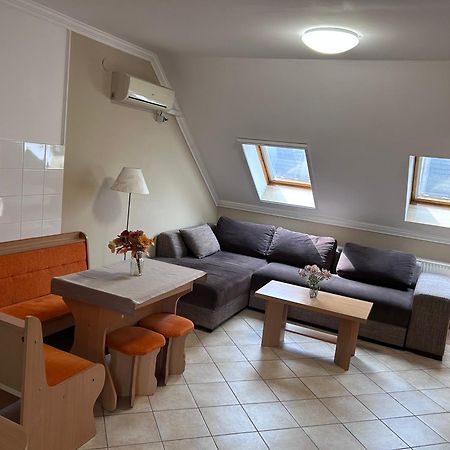 Relaxation Apartment Hajduszoboszlo Bagian luar foto
